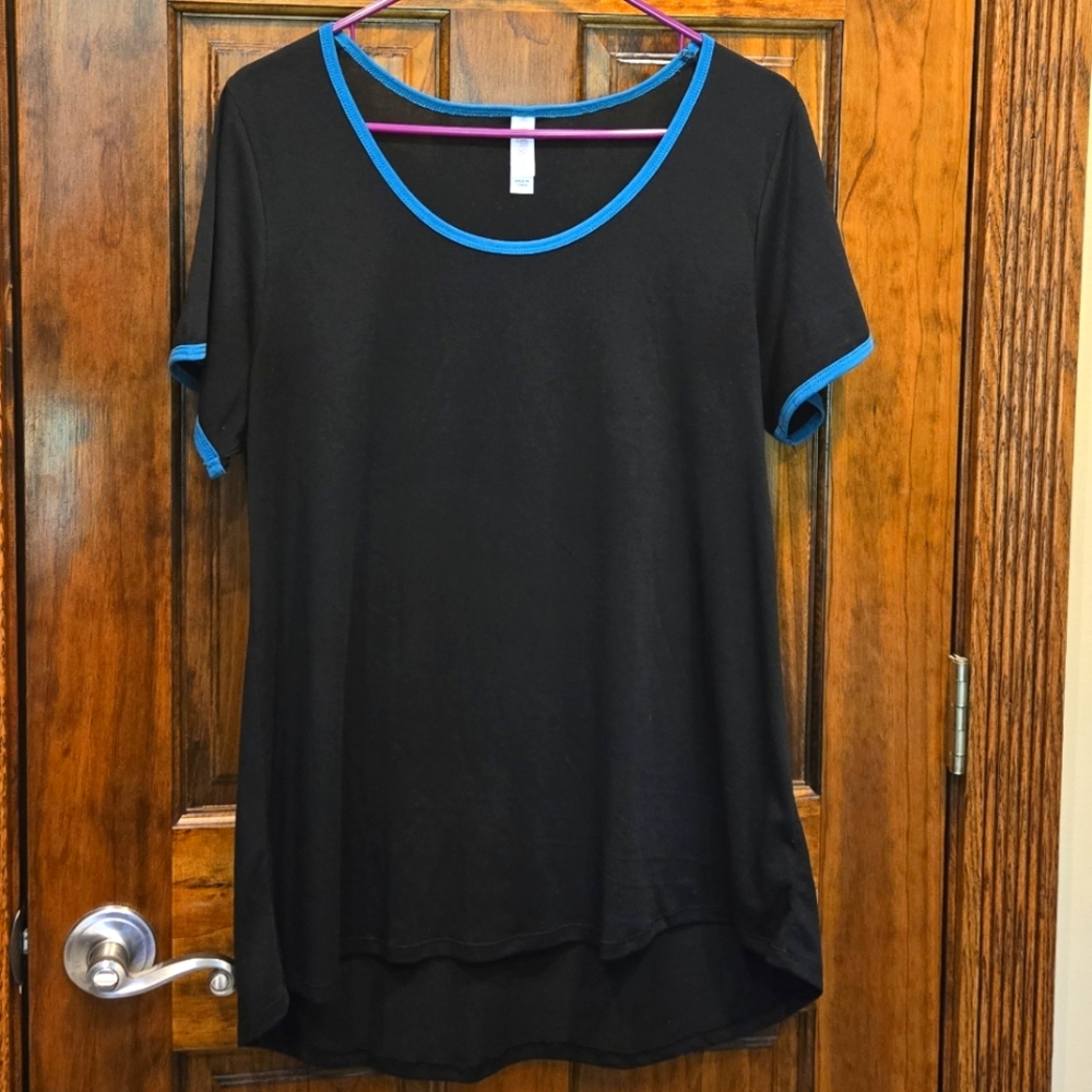 Lularoe Black Classic T EUC Large